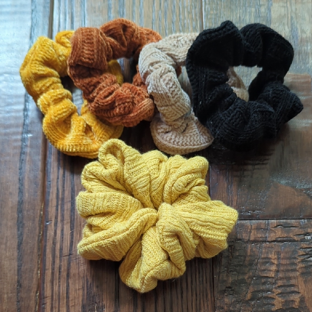 ANTHRO I Set of 5 Knit & Chenille Hair Scrunchies in Yellow/Black/Tan/Brown